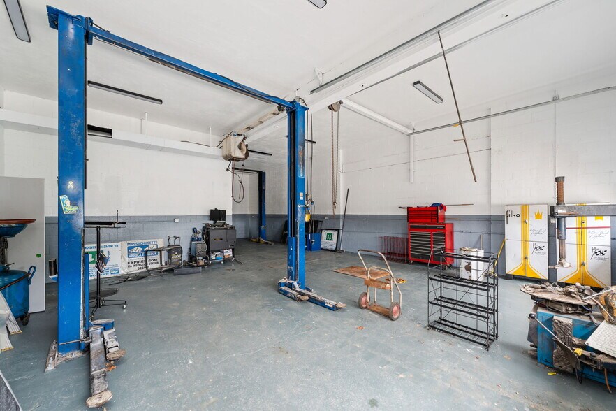 More Photos Of 2147 Acushnet Ave, New Bedford Service Station For Sale