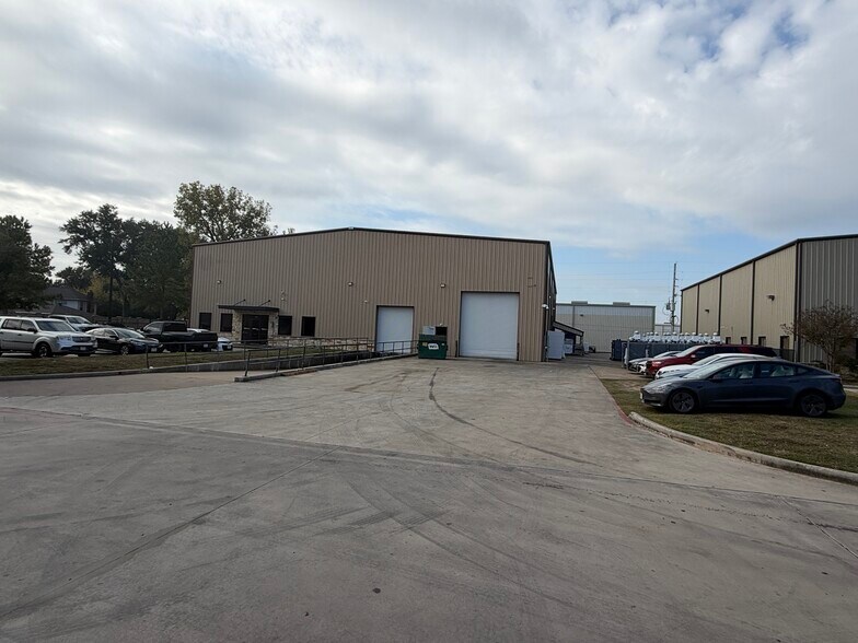 More Photos Of 6770 Bourgeois Rd, Houston Warehouse For Lease