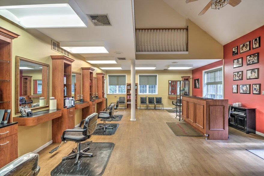 More Photos Of 1808-1810 Mount Holly Rd, Burlington Flex For Sale