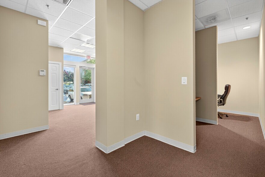 More Photos Of 46165 Westlake Dr, Sterling Medical For Sale