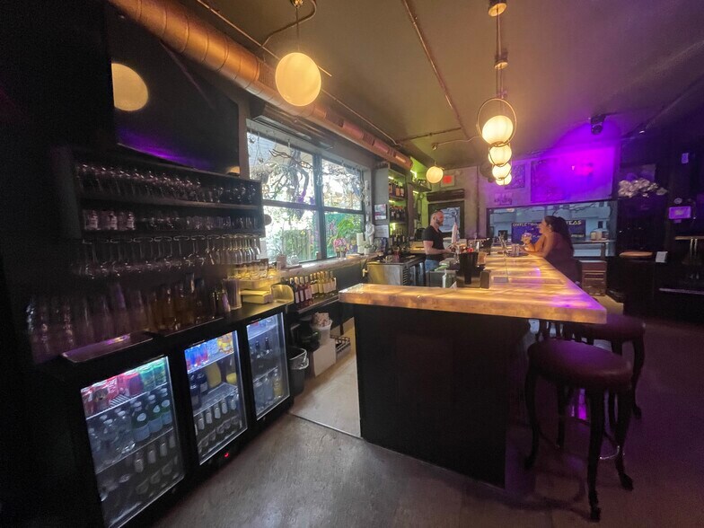 More Photos Of 201-205 NE 31st St, Oakland Park Restaurant For Sale