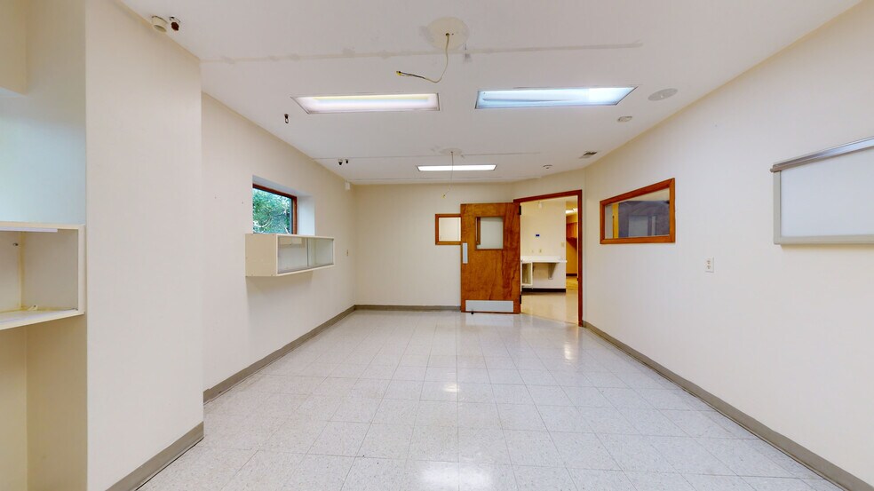 More Photos Of 12249 US Route 30, North Huntingdon Veterinarian Kennel For Sale