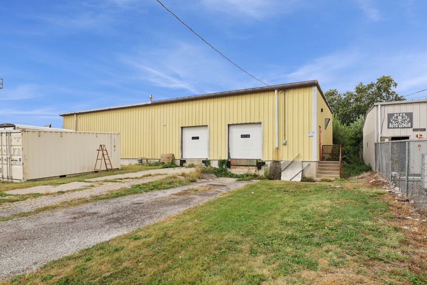 More Photos Of 3939 E 14th St, Des Moines Warehouse For Sale