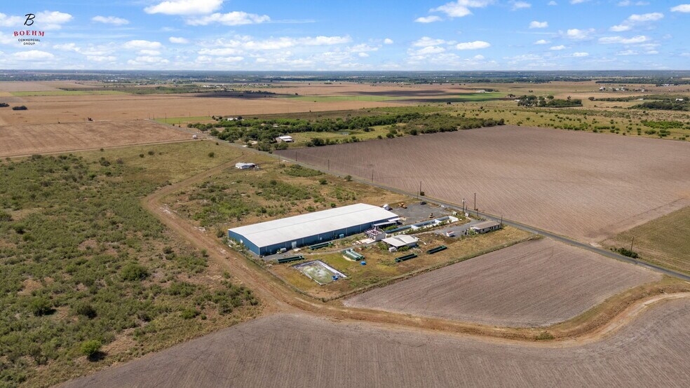 More Photos Of 833 County Road 583, La Coste Research And Development For Sale