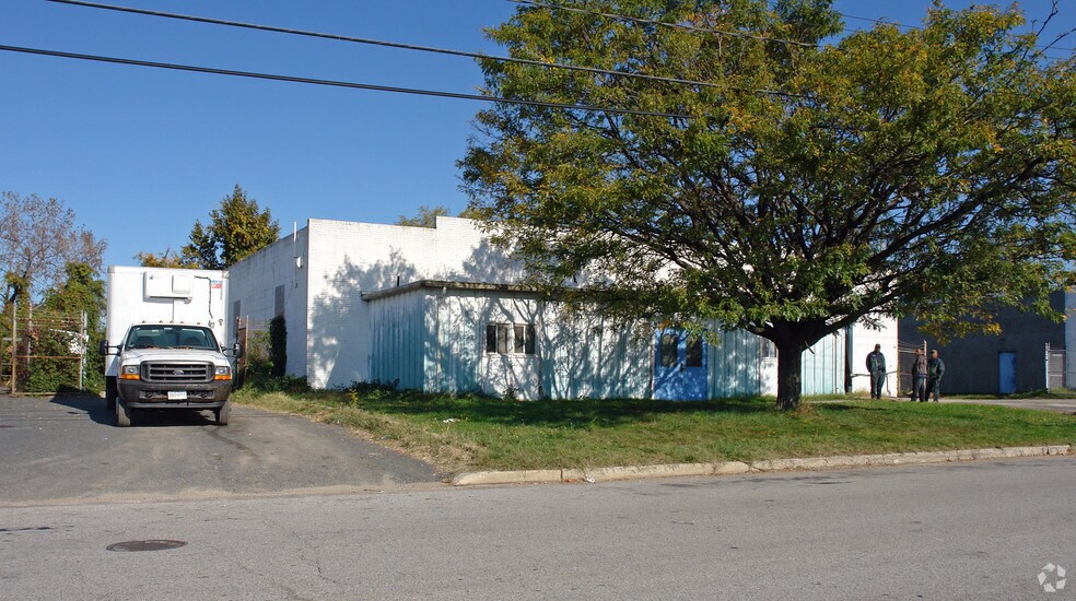 More Photos Of 6624 Quad Ave, Rosedale Warehouse For Sale