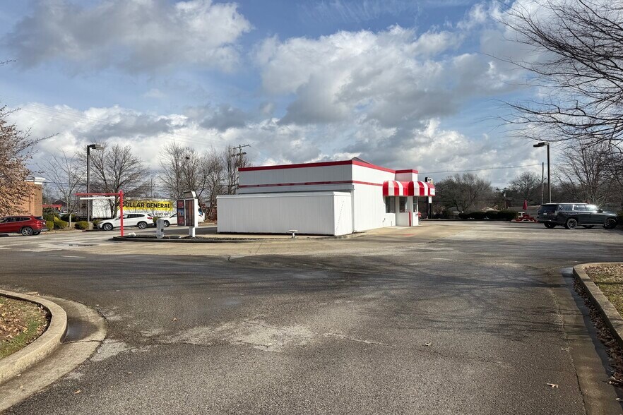 More Photos Of 104 N Bradford Ln, Georgetown General Retail For Sale