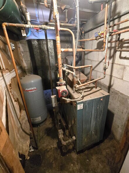 More Photos Of 1995-1997 Akron St, Aurora Apartments For Sale