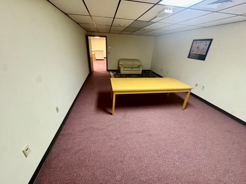 More Photos Of 50 Chelton Ave, West Hartford Warehouse For Lease