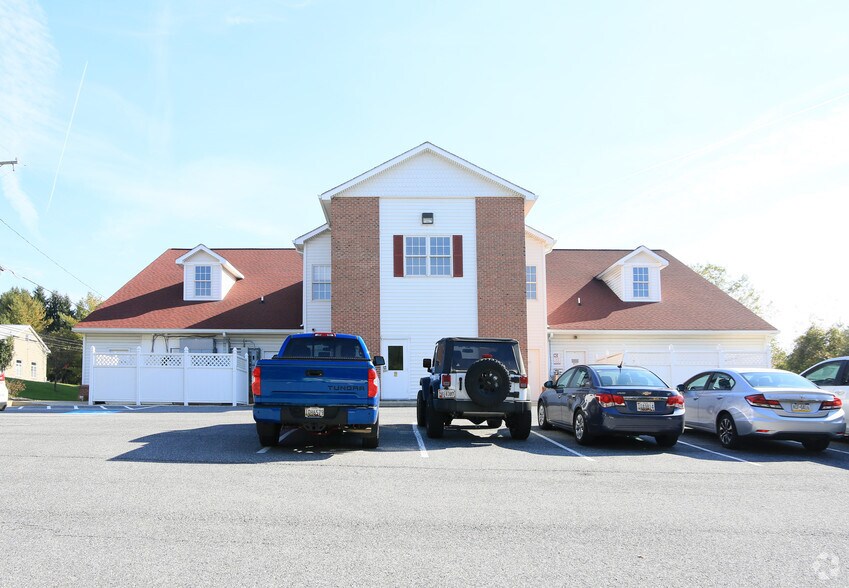 More Photos Of 107 Mt Carmel Rd, Parkton Storefront For Lease