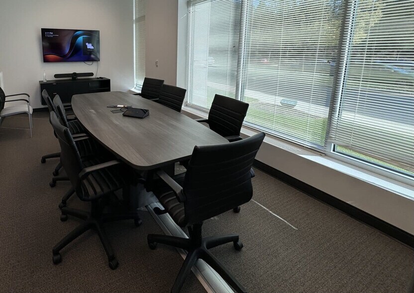 More Photos Of 8045 Arco Corporate Dr, Raleigh Office For Lease