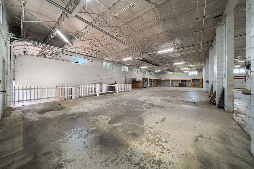 More Photos Of 4450 S Pine Ave, Ocala Warehouse For Sale