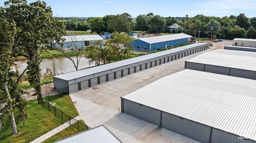 More Photos Of 753 W Pleasant Grove Rd, Rogers Self Storage For Sale