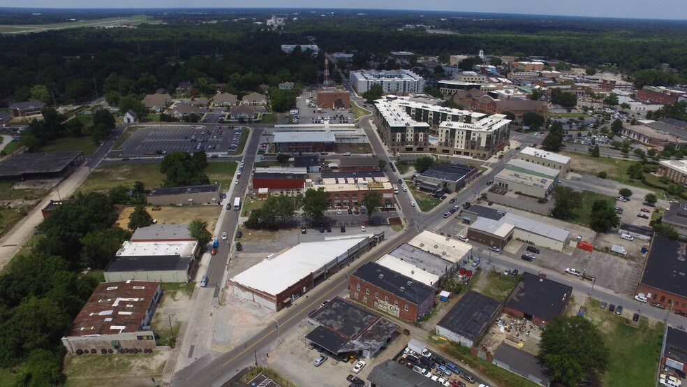 More Photos Of 811 Dickinson Ave, Greenville General Retail For Sale