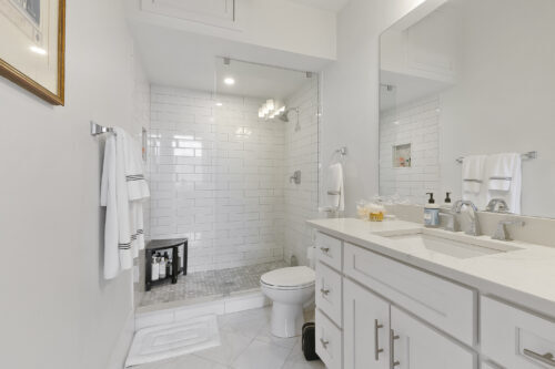 More Photos Of 612 Julia St, New Orleans Apartments For Sale