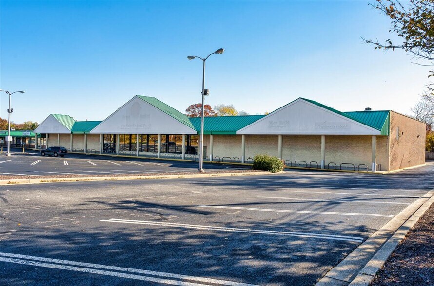 More Photos Of 8567-8587 Fort Smallwood Rd, Pasadena Unknown For Lease