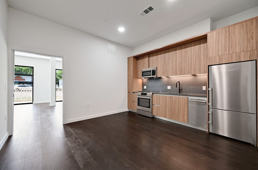 More Photos Of 2209 S First St, Austin Apartments For Sale