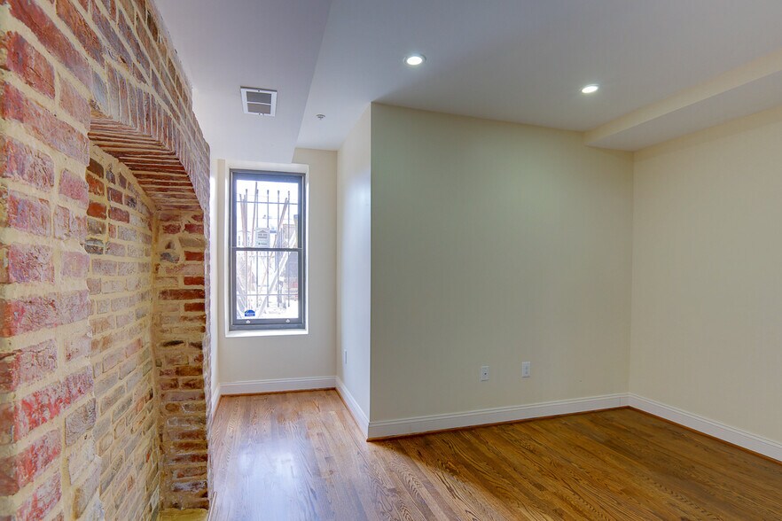 More Photos Of 2116-2118 Saint Paul St, Baltimore Apartments For Sale