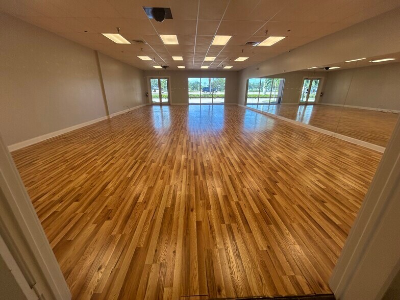 More Photos Of 17051 Jean St, Fort Myers Unknown For Lease