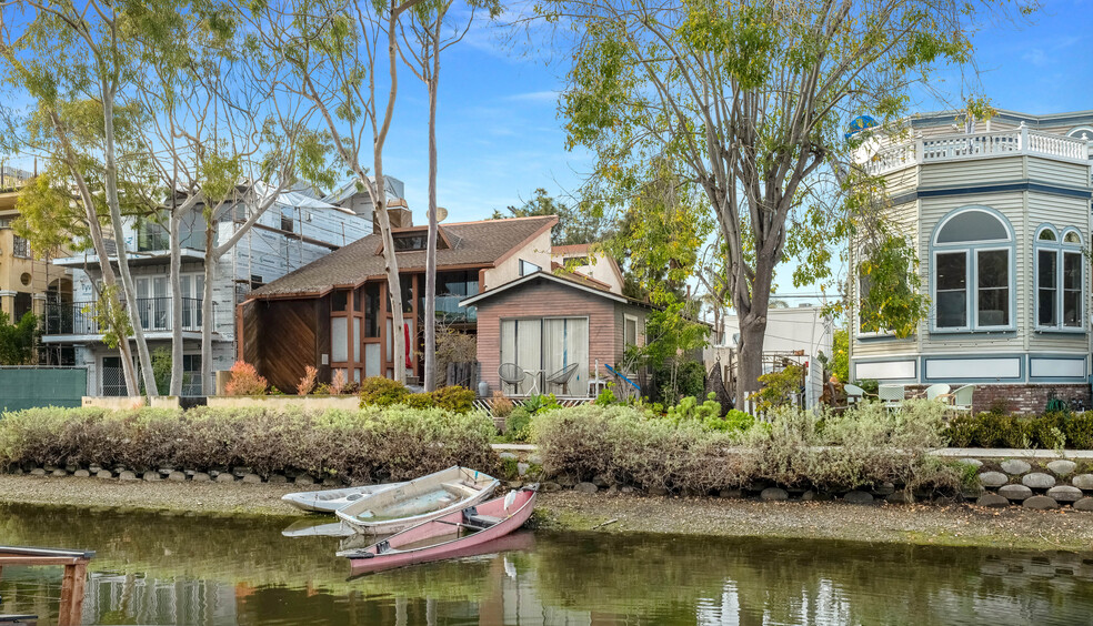 Primary Photo Of 415 Sherman Canal, Venice Land For Sale