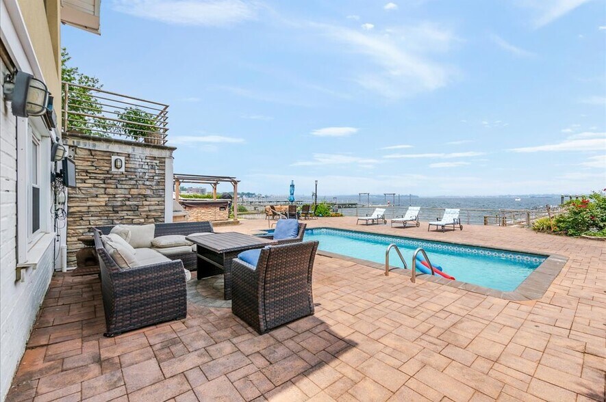 More Photos Of 720 Clarence Ave, Bronx Multifamily For Sale
