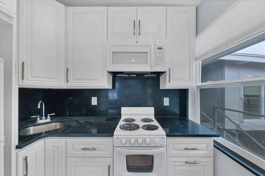 More Photos Of 1236 13th St, Sarasota Apartments For Sale