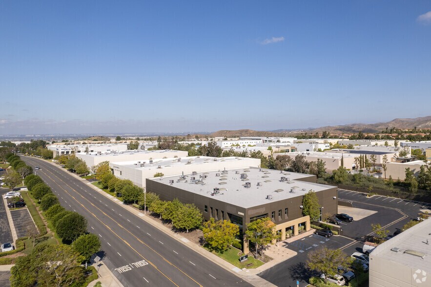 More Photos Of 25901 Commercentre Dr, Lake Forest Warehouse For Lease