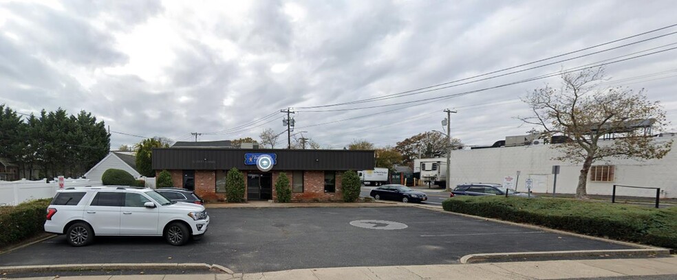 Primary Photo Of 37 Stewart St, Hewlett Office For Lease