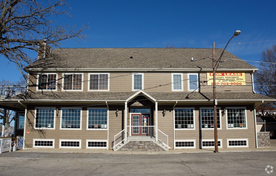 More Photos Of 38 W Grand Ave, Fox Lake Storefront Retail Office For Lease