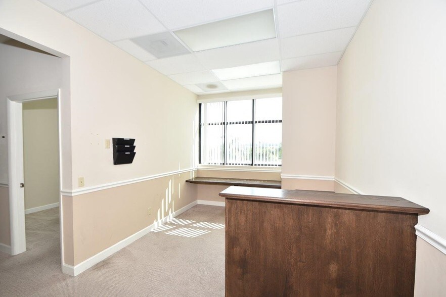 More Photos Of 1700 W Woolbright Rd, Boynton Beach Medical For Lease