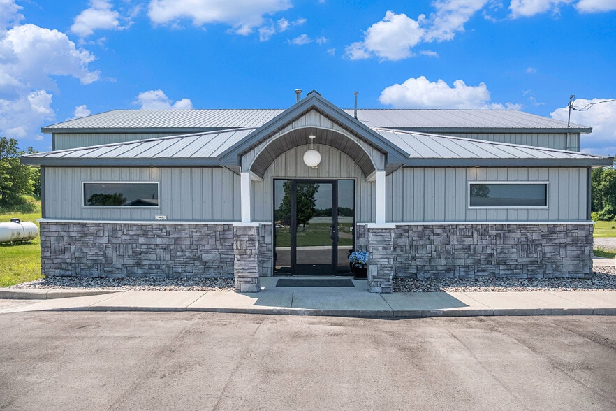 More Photos Of 9486 S Meridian Rd, Clarklake Light Manufacturing For Sale