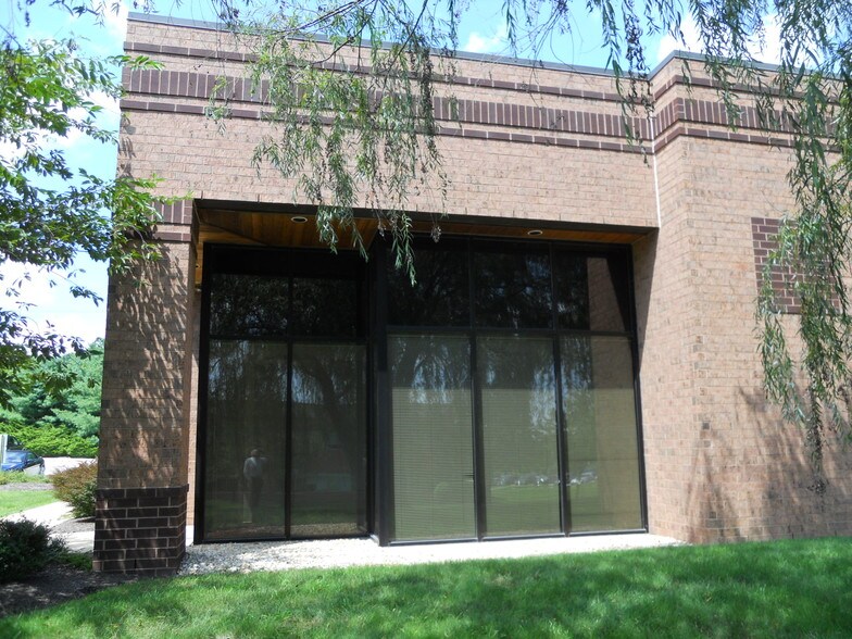 More Photos Of 41 General Warren Blvd, Malvern Flex For Lease