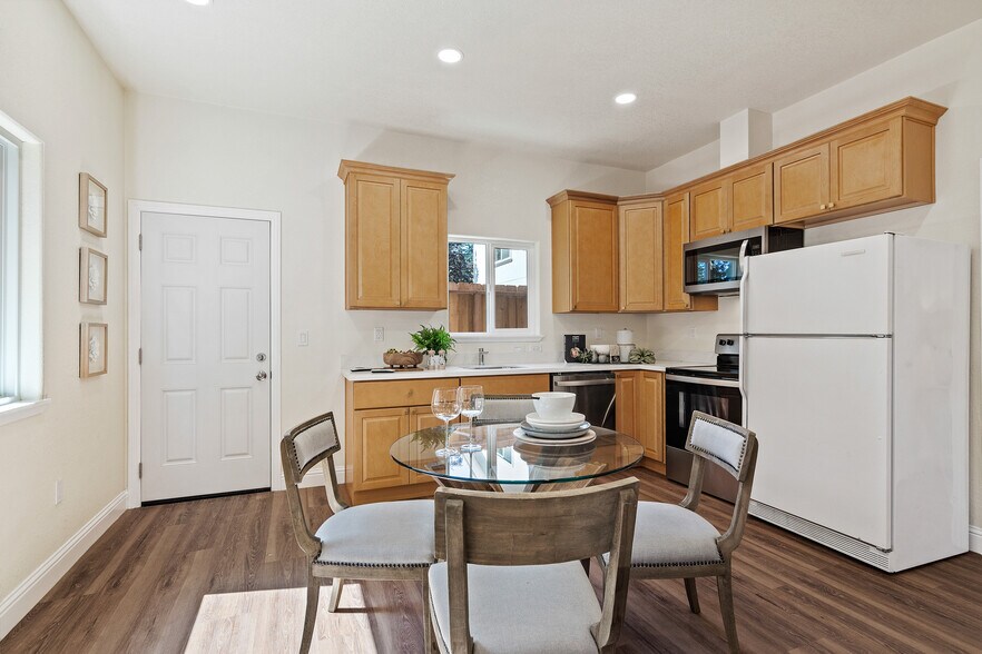 More Photos Of 1006 Court Ln, Concord Apartments For Sale