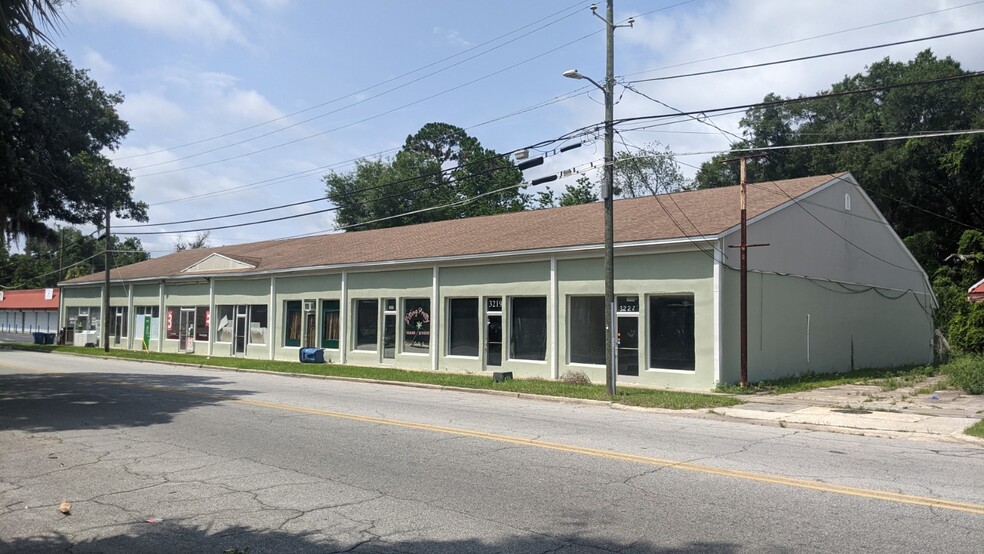 Primary Photo Of 3221 Norwich St, Brunswick Storefront For Lease