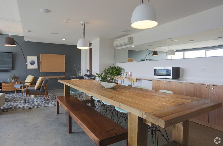 More Photos Of 3155 S Moody Ave, Portland Apartments For Lease
