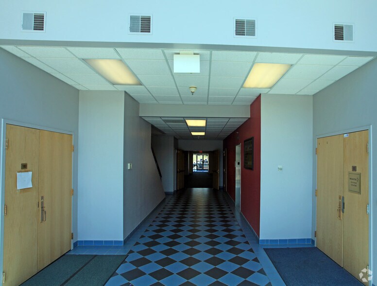 More Photos Of 4104 Vestal Parkway East, Vestal Township Office For Lease