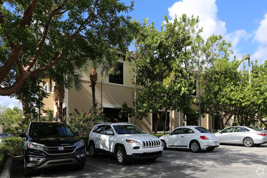 More Photos Of 1005 W Indiantown Rd, Jupiter Office For Sale