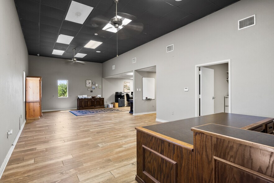 More Photos Of 8808 County Road 1458, Taft Flex For Sale