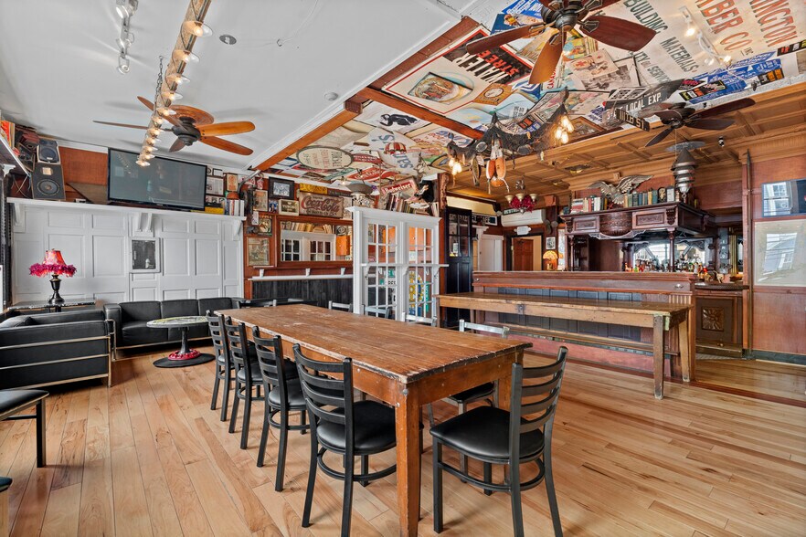 More Photos Of 143 Water St, Stonington Restaurant For Sale