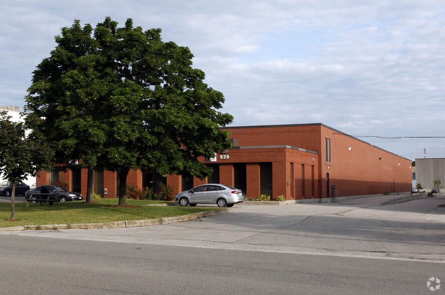 More Photos Of 939 Pantera Dr, Mississauga Manufacturing For Sale