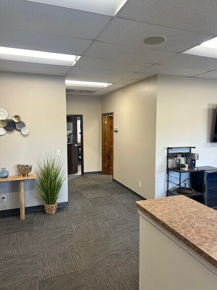 More Photos Of 4135-4139 Twill Valley Ct, Saint Peters Warehouse For Lease