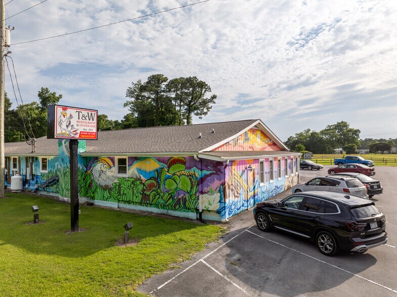 More Photos Of 2383 Hwy 58, Swansboro Restaurant For Sale