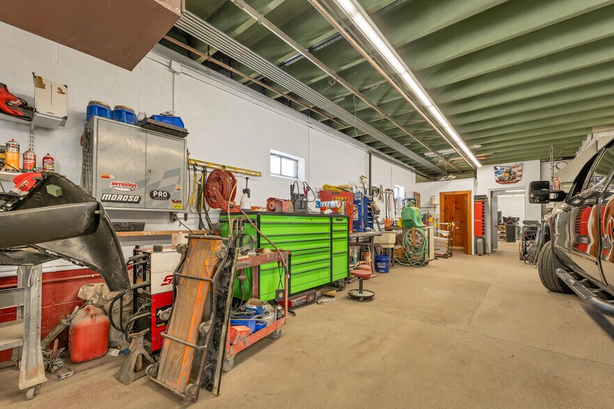 More Photos Of 11 Wilson Ct, Laconia Warehouse For Sale