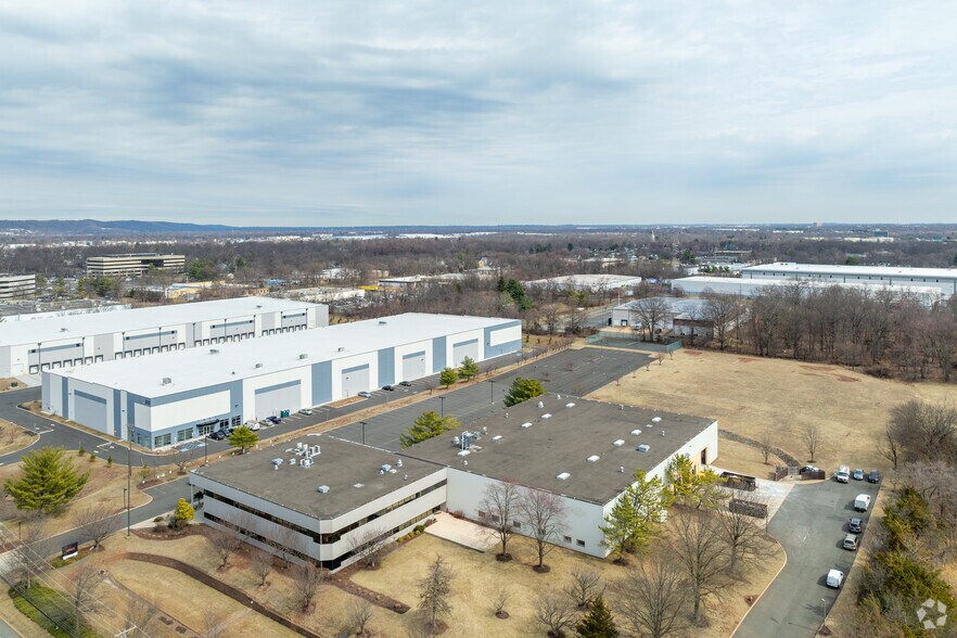 More Photos Of 400 Cottontail Ln, Somerset Warehouse For Lease