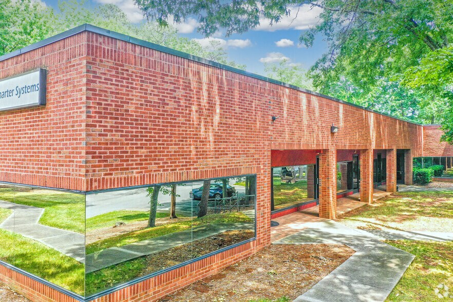 More Photos Of 5727 Westpark Dr, Charlotte Medical For Lease