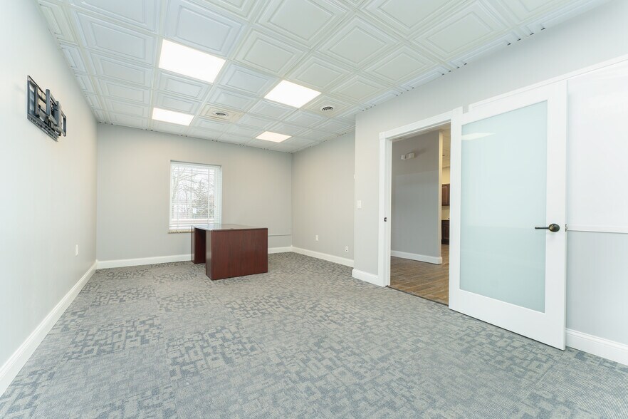 More Photos Of 315 W North St, Brighton Medical For Lease
