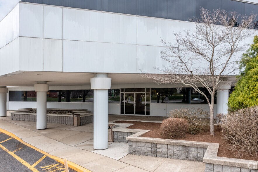 More Photos Of 4365 Route 1 S, Princeton Office For Lease