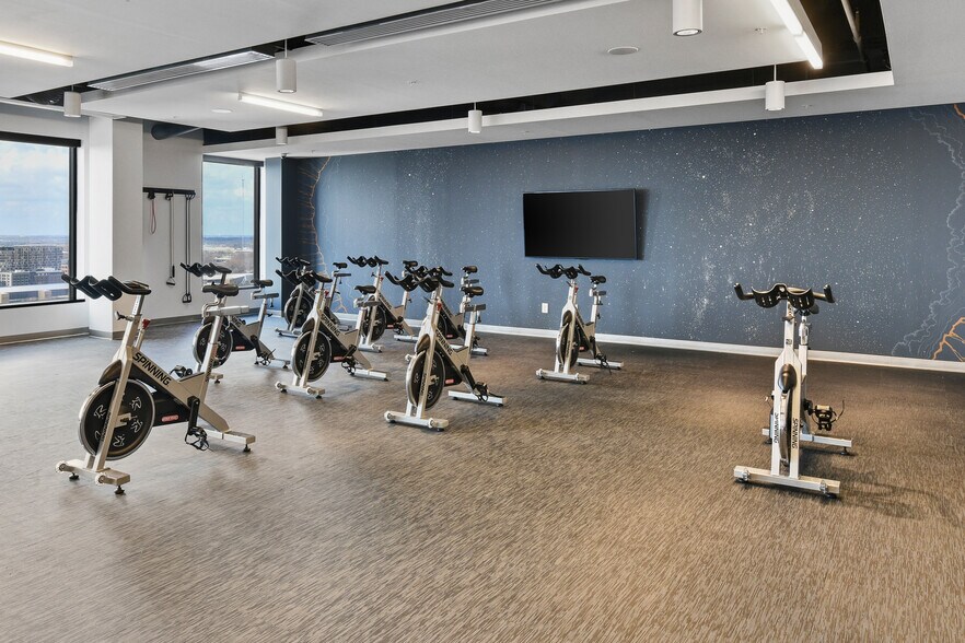 More Photos Of 250 S High St, Columbus Office For Lease