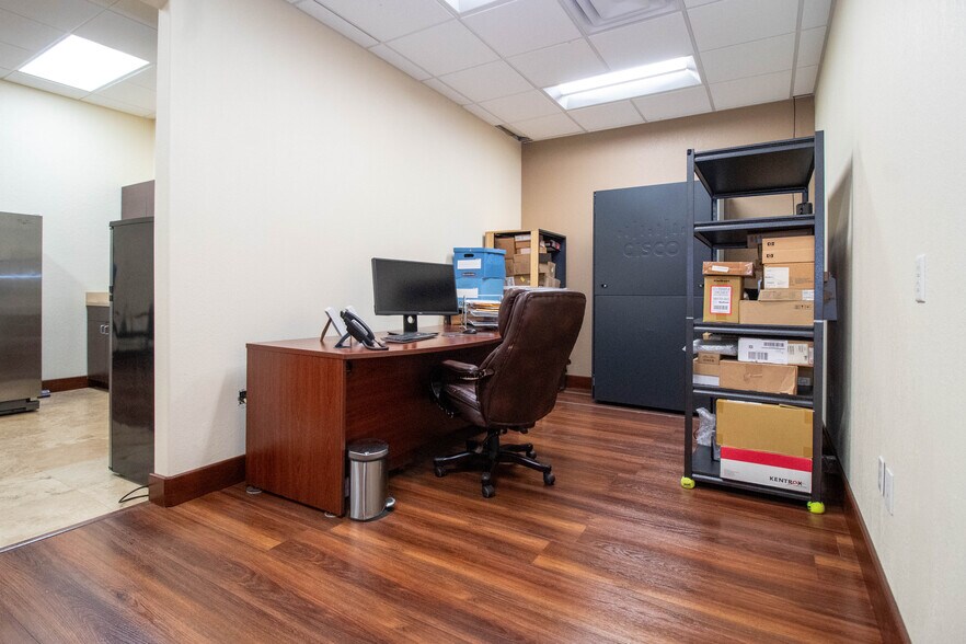 More Photos Of 8810 Commodity Cir, Orlando Showroom For Sale