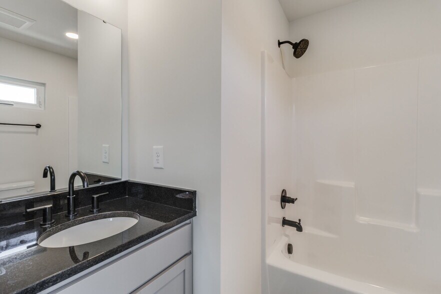 More Photos Of 402 S Saluda Ave, Columbia Apartments For Sale
