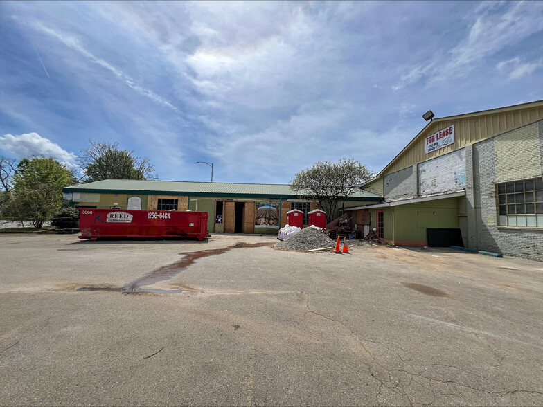 More Photos Of 628 Meridian St N, Huntsville Freestanding For Lease